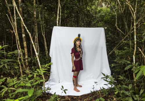 Fotografía de retratos ambientales: captura de personas en su entorno natural