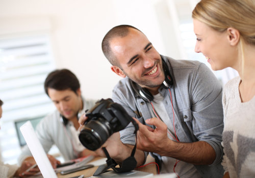 Requisitos de acreditación y licencia para fotógrafos profesionales
